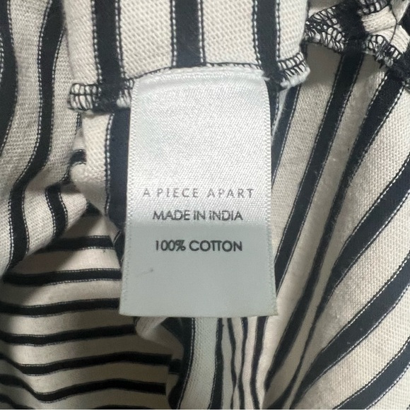 Apiece Apart Neem Tee in Excellent Pre Loved Condition - Picture 5 of 5